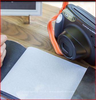 Ice breaking mischievous memento's/photography